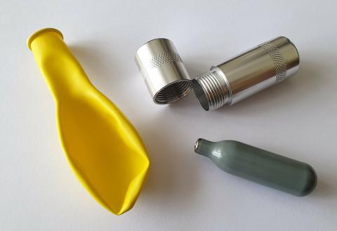 NOS Cracker with balloon and charger