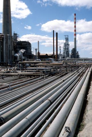 Image of oil refinery