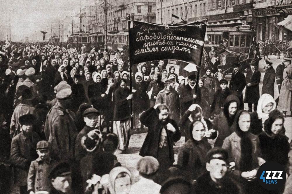 Women's demonstration for bread and peace - March the 8th, 1917, Petrograd, Russia.